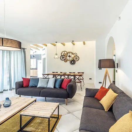 Dionis With Heated Pool & Grill *