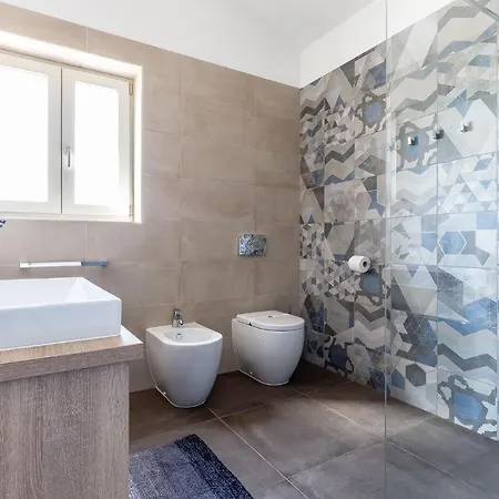 Dionis With Heated Pool & Grill *