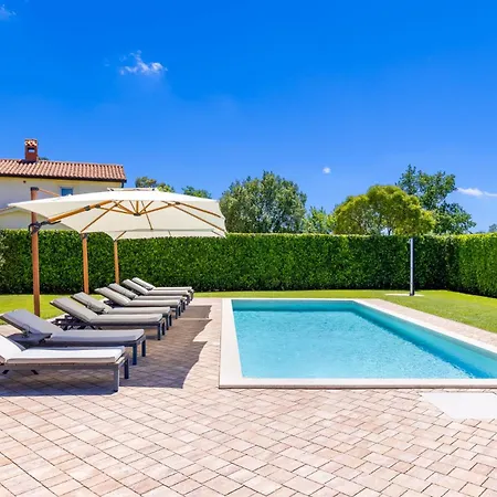 Dionis With Heated Pool & Grill *