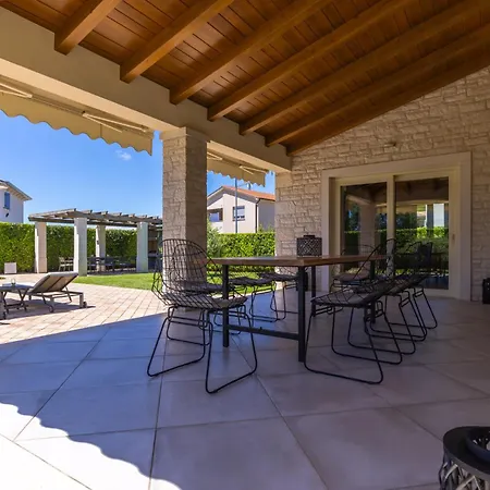 Villa Dionis *