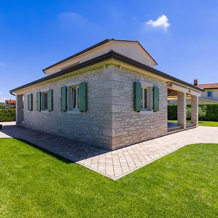 别墅 Dionis With Heated Pool & Grill Kaštelir