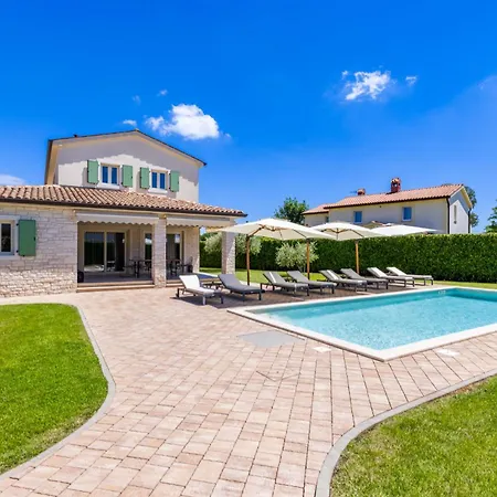 Dionis With Heated Pool & Grill * Kaštelir