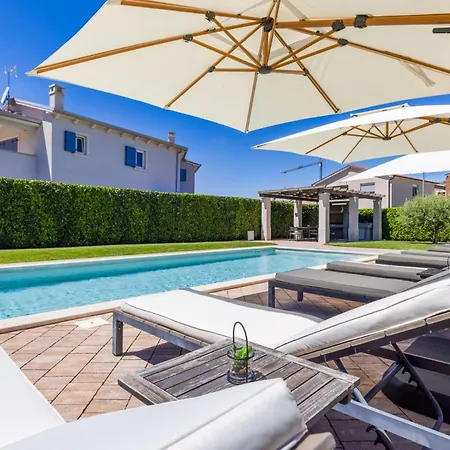 Dionis With Heated Pool & Grill Villa *