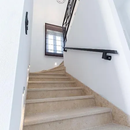 别墅 Dionis With Heated Pool & Grill