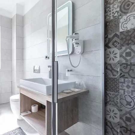 Dionis With Heated Pool & Grill