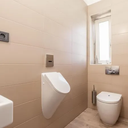 Dionis With Heated Pool & Grill * Kaštelir