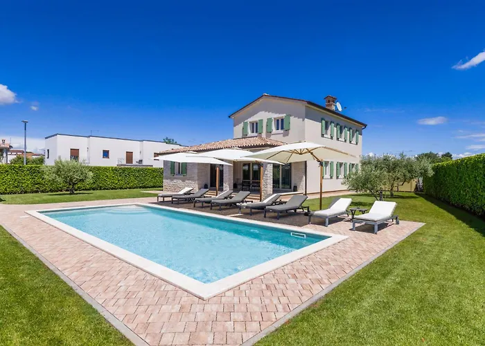 Dionis Vila Kastelir