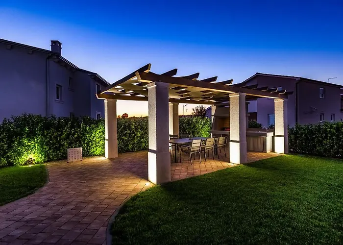 Dionis Vila Kastelir